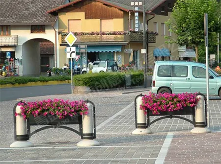 道路护栏花箱