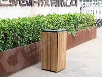 公园木质垃圾桶
