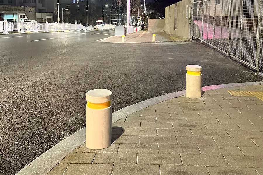 UHPC路桩,超级混凝土挡车柱,公园路障,停车场防撞柱