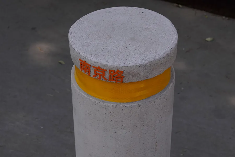 UHPC路桩,超级混凝土挡车柱,公园路障,停车场防撞柱